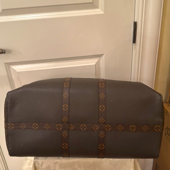 LIMITED EDITION LV TAIGA KEEPALL BADOULIER - Picture 5 of 5